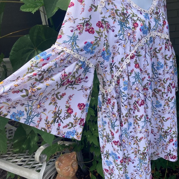 Adorable Umgee. Perfect for Spring. - Picture 6 of 6